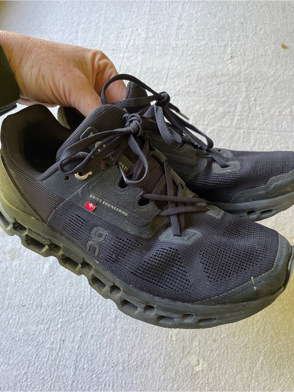 On Running Men's Black Athletic Running Shoes